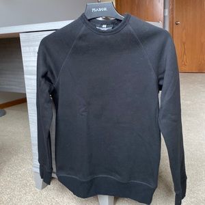 Black H&M crewneck sweatshirt